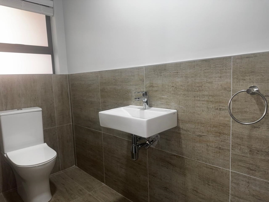 4 Bedroom Property for Sale in Wavecrest Eastern Cape